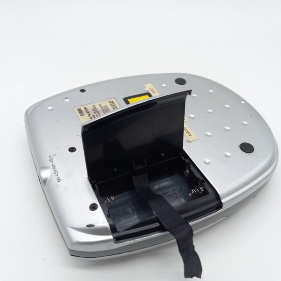 GPX C3880 portable compact disc player and radio - Picture 5 of 7